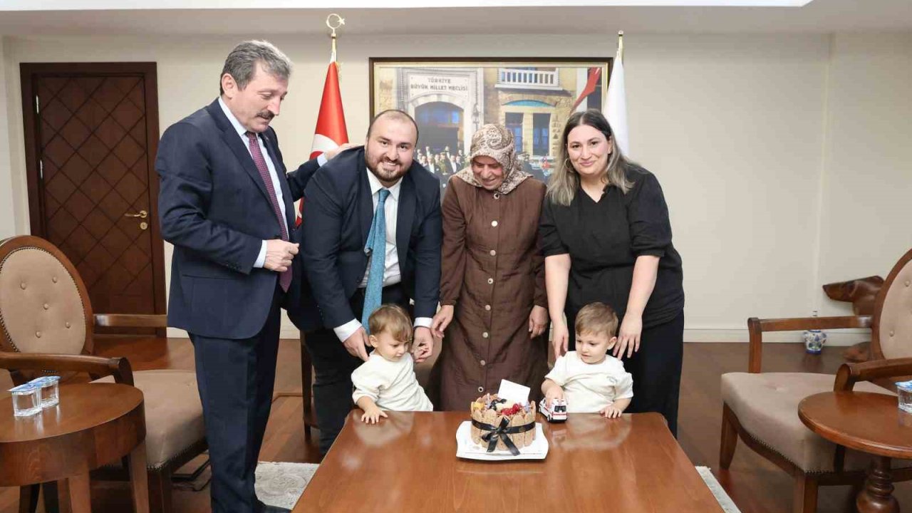 Şehidin ikiz yeğenlerine valilik makamında sürpriz doğum günü kutlaması
