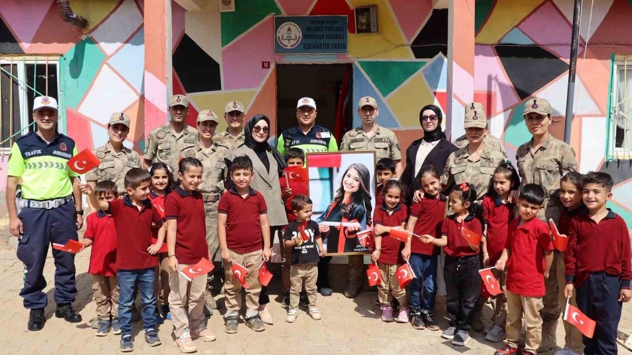 Jandarma ekiplerinden Sason’da öğrencilere anlamlı ziyaret