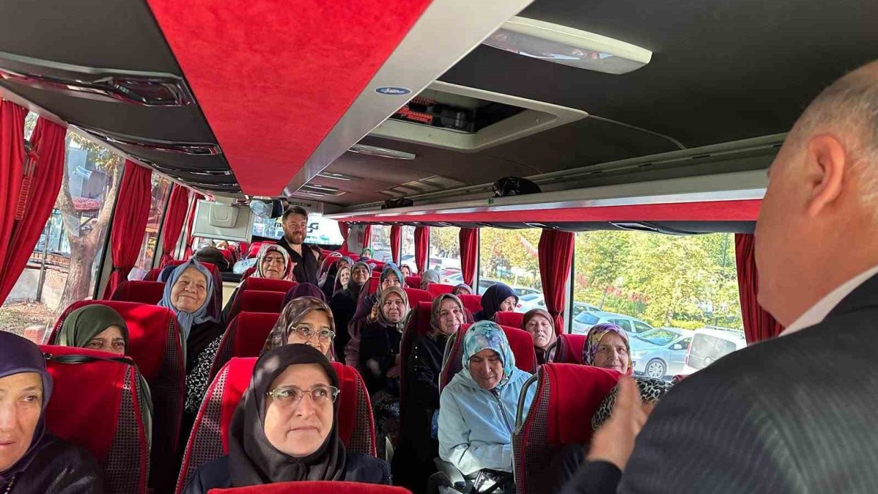 60 yaş üstü kadınlar kültür gezisi için yola çıktı