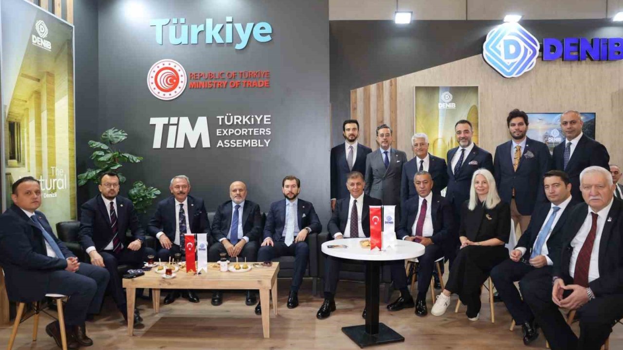 Doğal taşta Türkiye lideri Denizli, İtalya’da dünya vitrinine taşındı