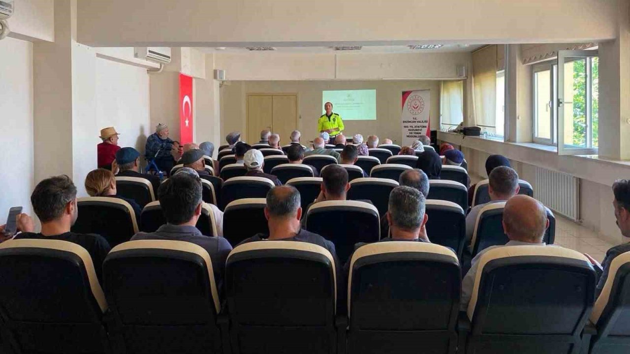 Erzincan’da huzurevi sakinleri ve çalışanlarına trafik güvenliği eğitimi