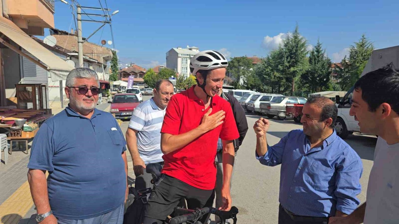 Bisikletle dünya turuna çıkan Avustralyalı gezginin Türk hayranlığı: "Siz inanılmazsınız"