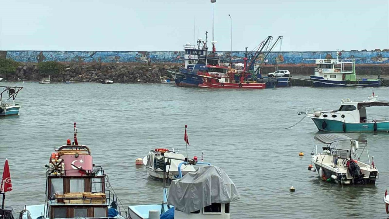 Karadeniz’de fırtına etkili oluyor