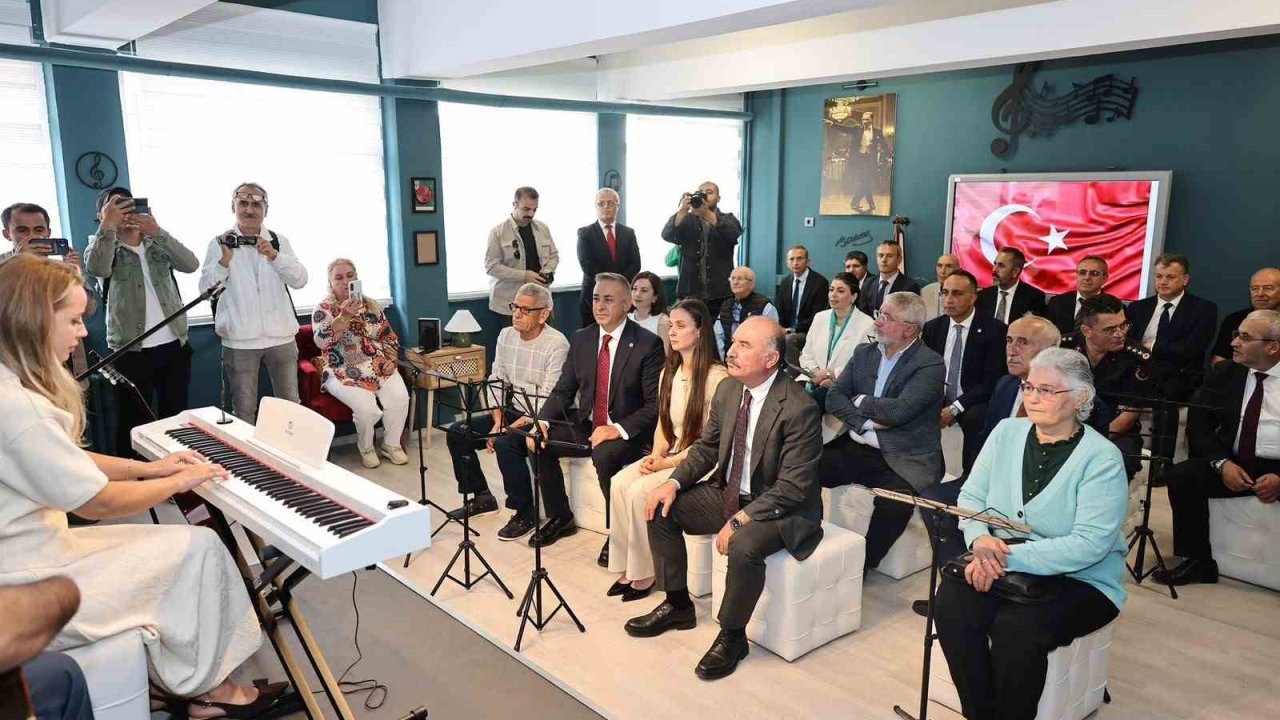 Genç yaşta vefat eden sanatçının adı, eşinin kurduğu müzik atölyesinde yaşatılacak
