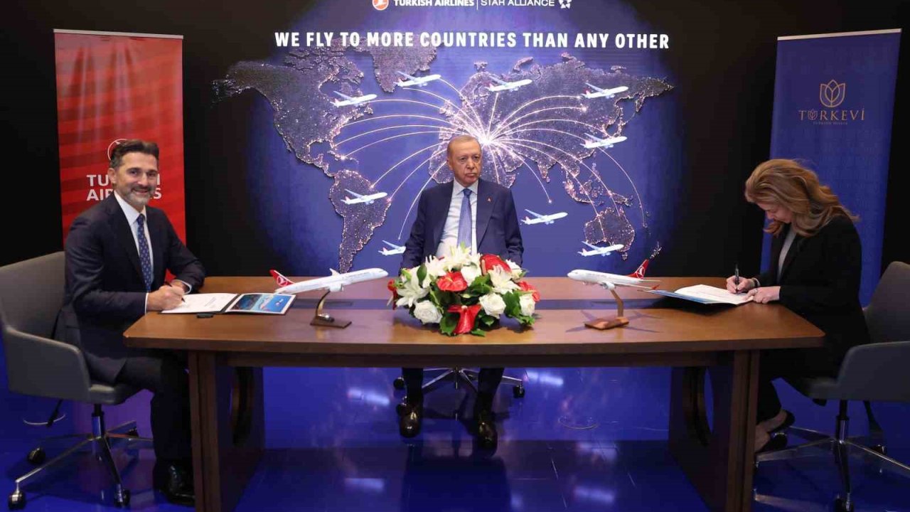 Türk Hava Yolları, 150 adede kadar yolcu uçağı siparişi için Boeing’le anlaşma imzaladı
