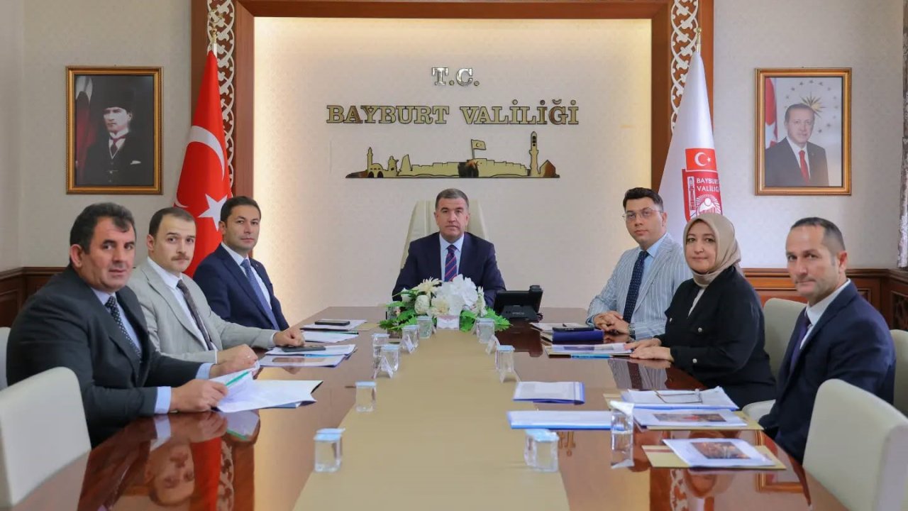 Bayburt’ta sosyal yardım vakıflarının çalışmaları değerlendirildi