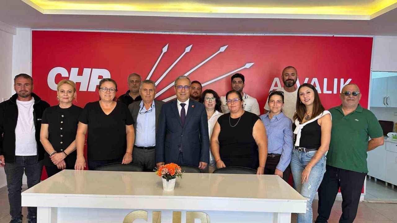 CHP Ayvalık’ta yeni yönetim görev dağılımını yaptı