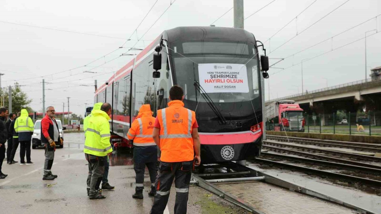 Samsun raylarında filo büyüyor: Üçüncü yeni tramvay da geldi