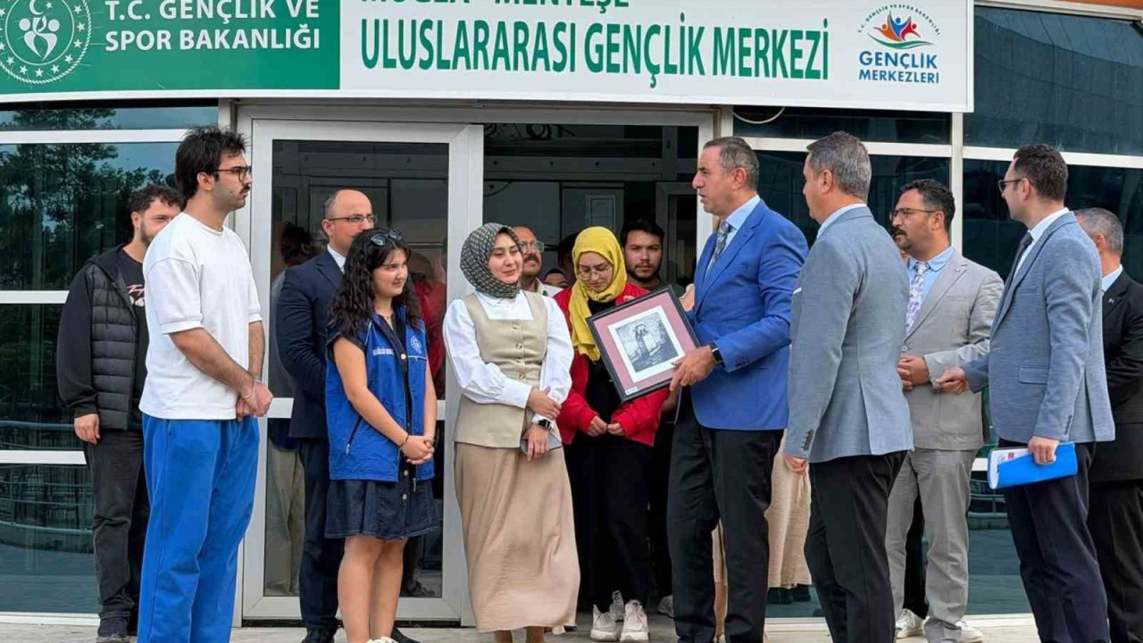 Vali Yardımcısı Cehveroğlu, Uluslararası Gençlik Merkezi’nde inceleme yaptı