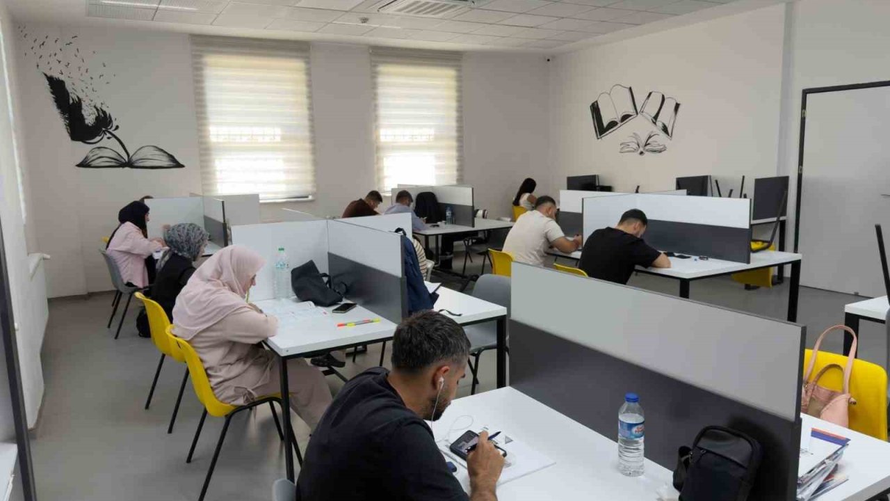 Battalgazi Belediyesi’nden sınava hazırlanan öğrencilere kütüphane desteği