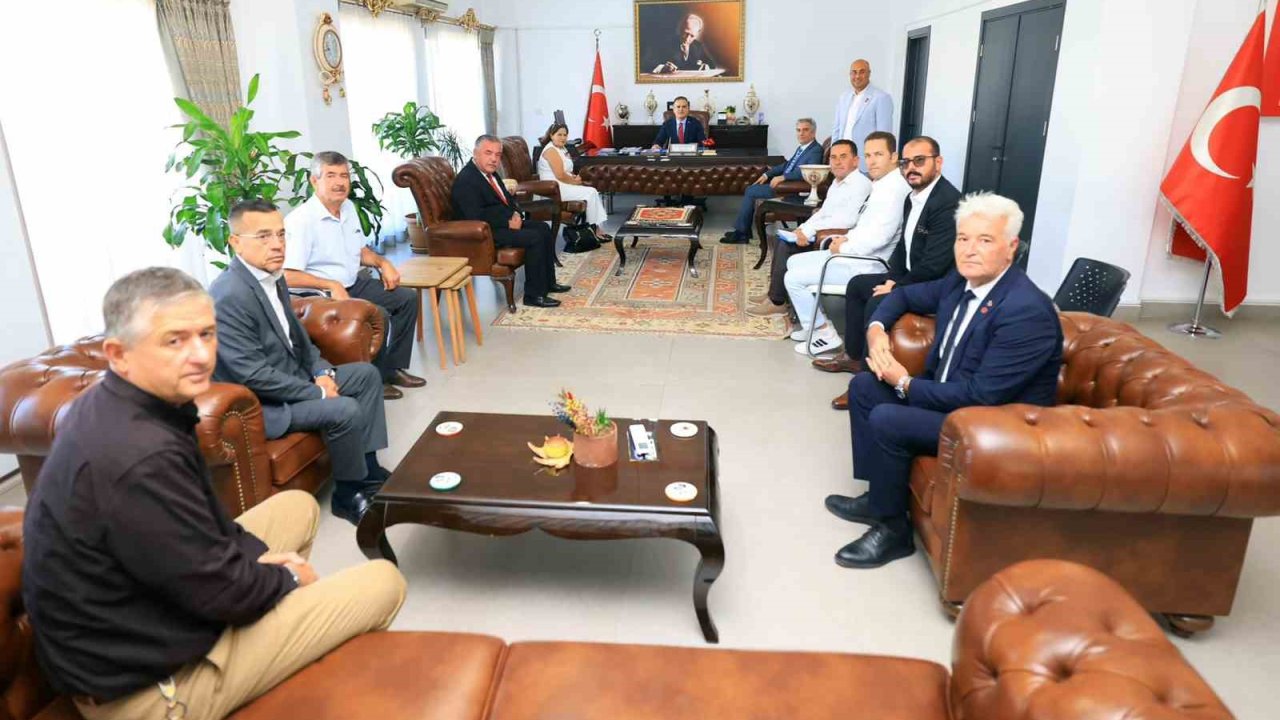 Vali Akbıyık, Milaslı muhtarlarla bir araya geldi