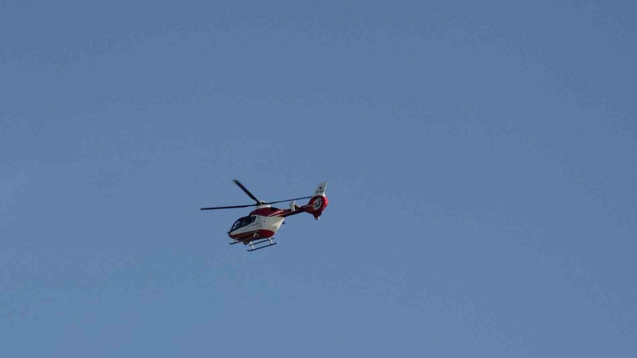 Bahçesaray’da perikardit hastası helikopter ambulansla Van’a sevk edildi