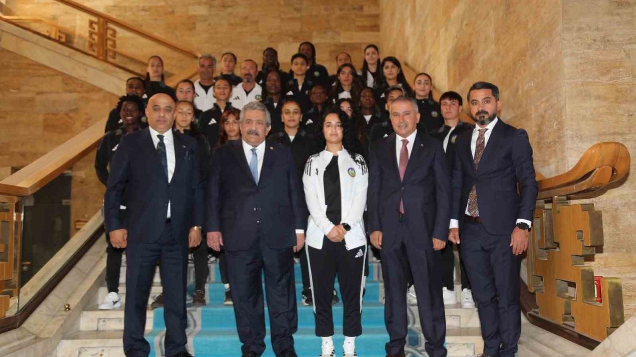 Yüksekova Spor Kulübü’nden MHP Genel Başkan Yardımcısı Yıldız’a ziyaret