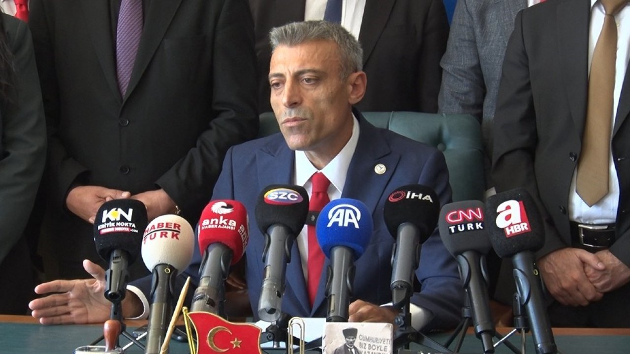 Yenilik Partisi’nden YENİ Parti’ye isim krizi için 3 Ekim’e kadar süre