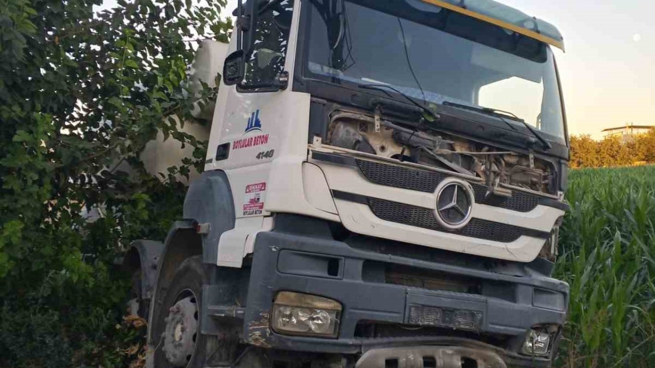 Kalp krizi geçiren beton mikserinin sürücüsü hastanede hayatını kaybetti