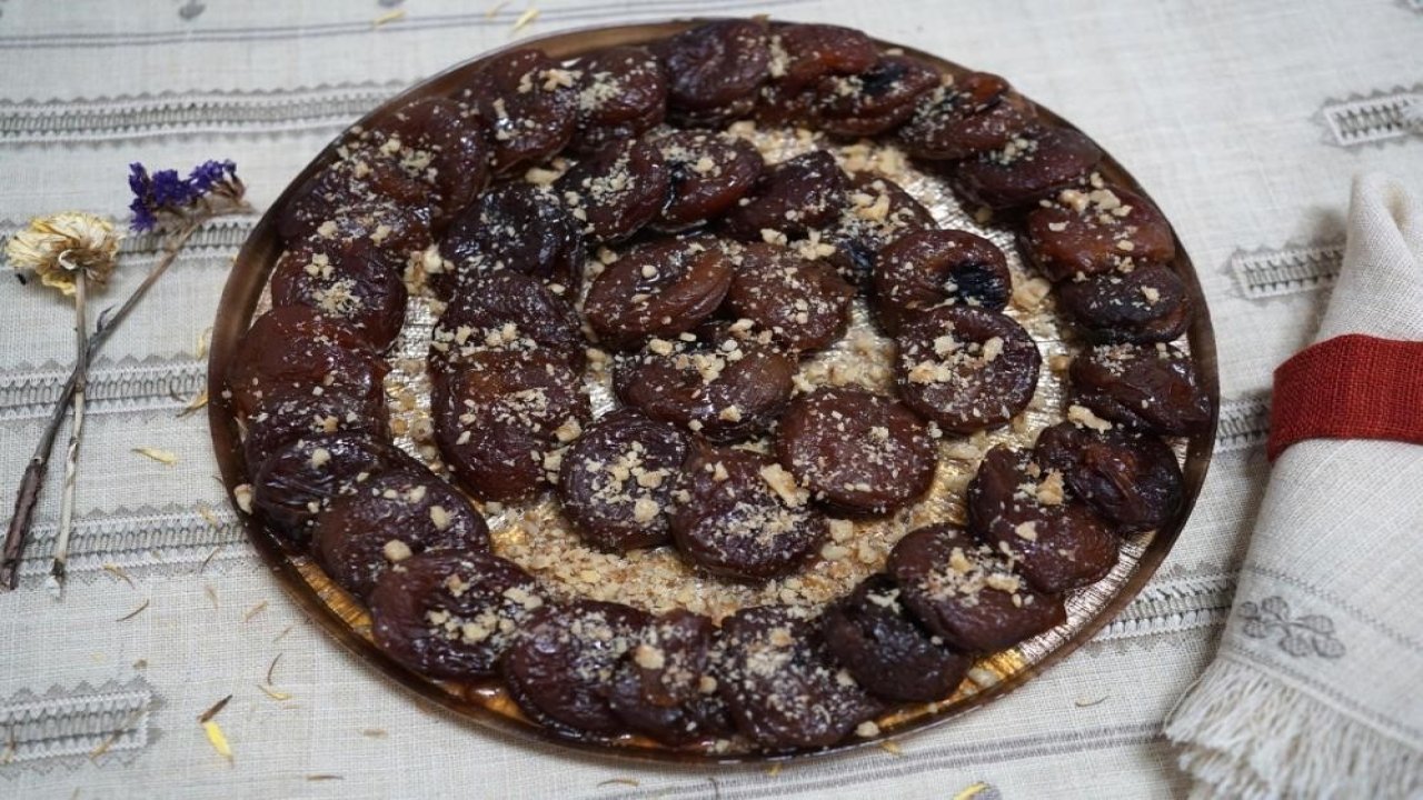Erzurum’un tescilli tatlıları laboratuvara girdi: Erzurum Pastası kalori, Dut Çullaması mineral şampiyonu