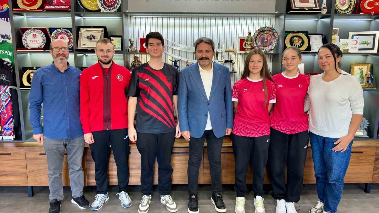 İşitme engelli milli badmintoncu Beren Su Ulus’tan Avrupa ikinciliği