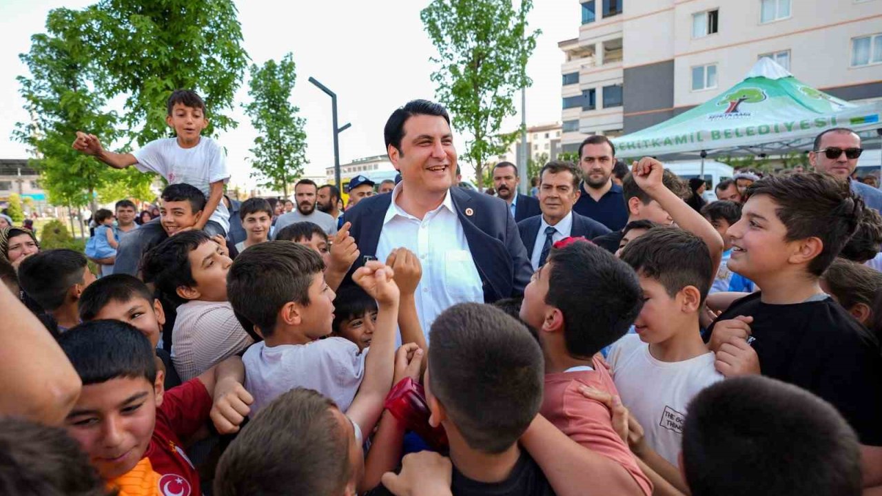 Başkan Yılmaz’dan eğitime yeni destek: İlk ve ortaokul öğrencilerine 8 bin TL