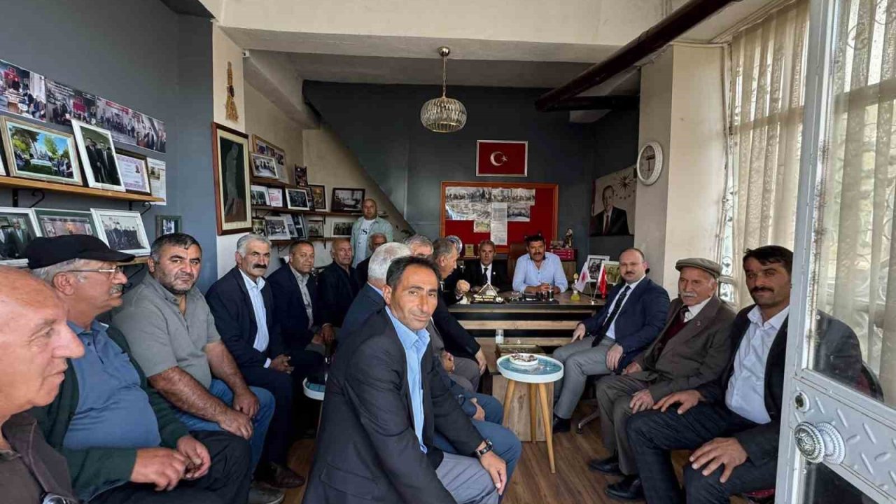 Arpaçay’da Kaymakam Güvenç ve Başkan Elma muhtarlarla buluştu