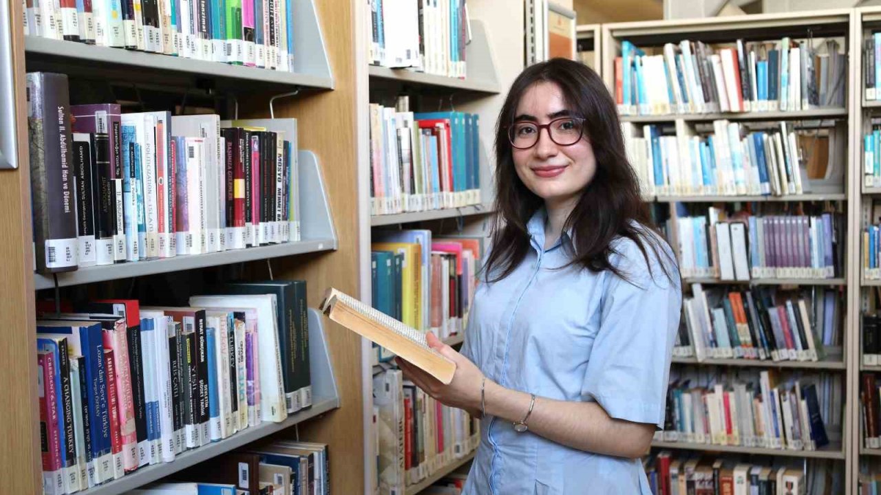 Şiirle Avrupa’nın zirvesine çıktı