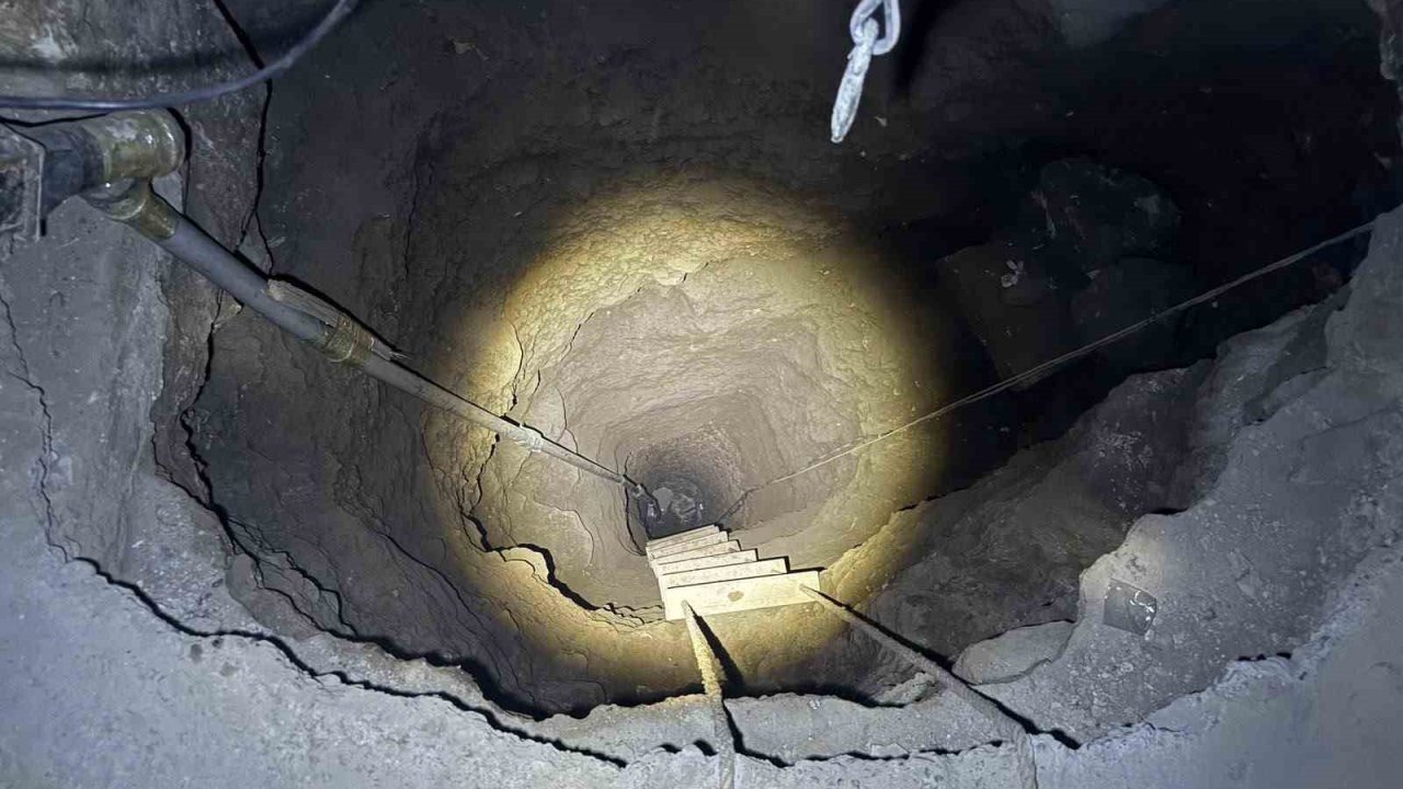 Şanlıurfa’da define için evde 25 metrelik kaçak kazı yapan 2 kişi gözaltına alındı