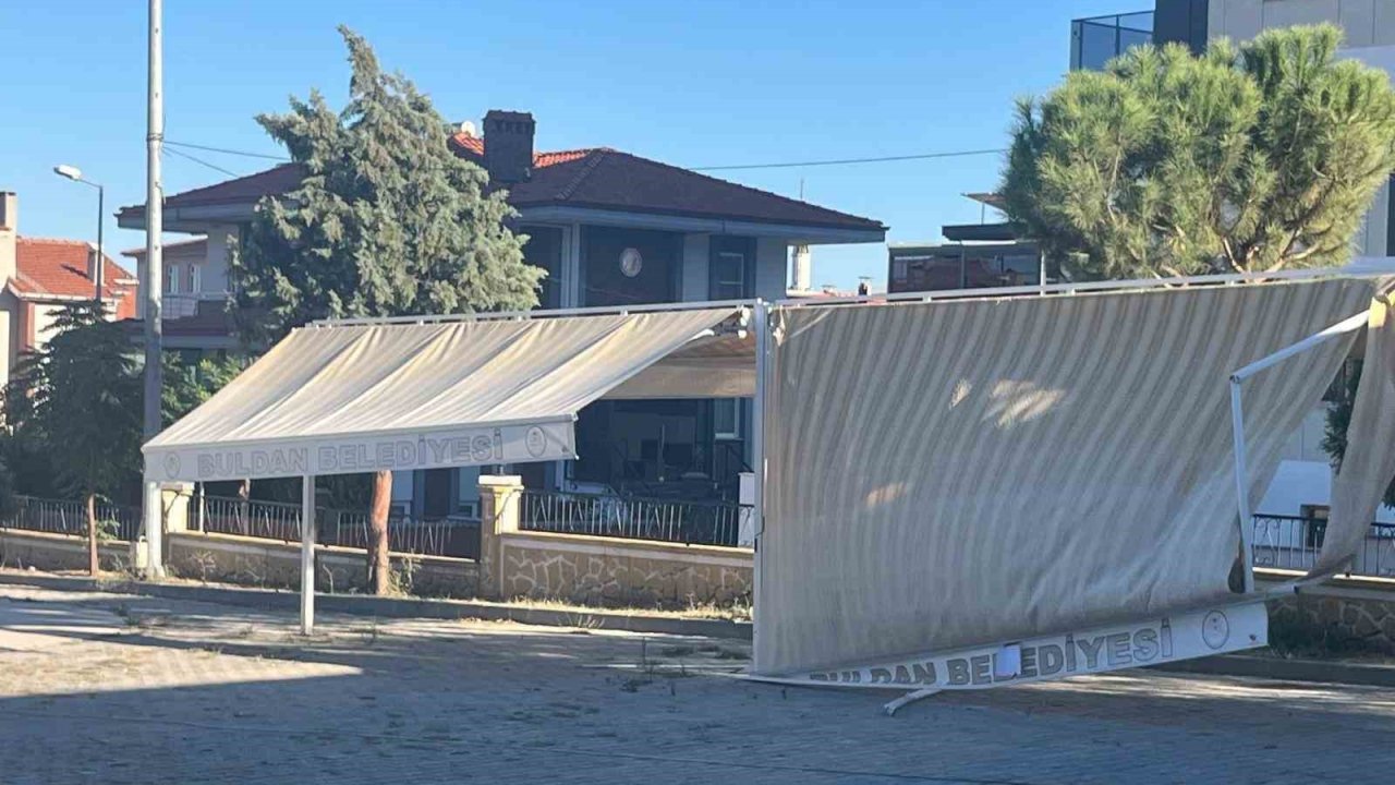 Buldan’da velilerden kırık gölgelik tepkisi
