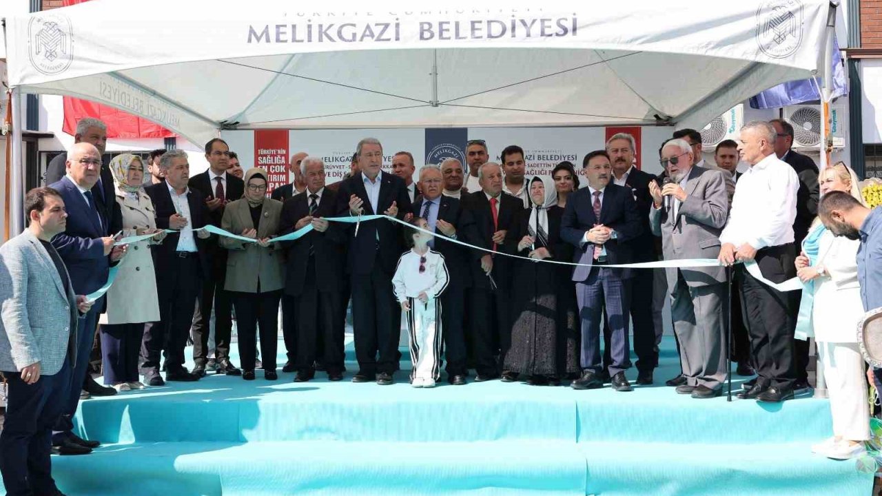 Mürüvvet-Saadettin Türkkan Ağız ve Diş Sağlığı Polikliniği hizmete açıldı