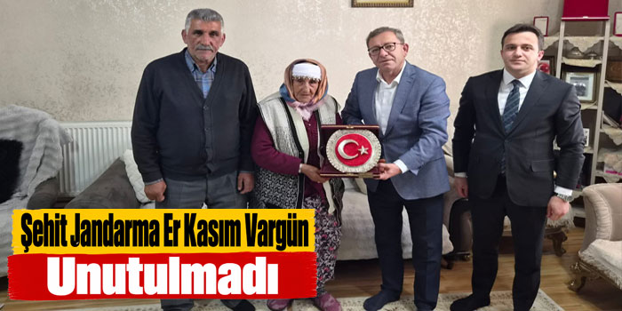 Kars Valisi Ziya Polat Dağpınar’da Şehit Ailesiyle Bir Araya Geldi
