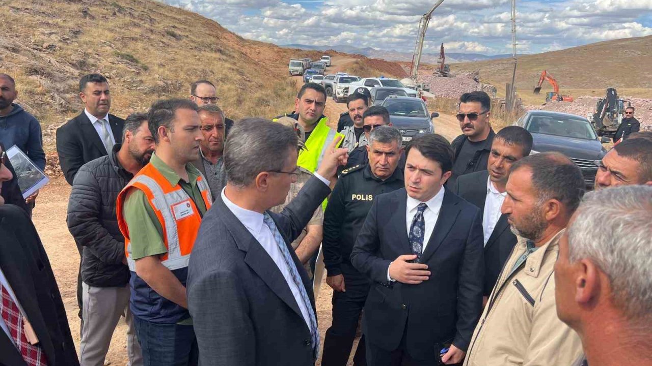 Vali Aydın Baruş’tan Tekman’a çıkarma: Yatırımları inceledi, vatandaşla buluştu