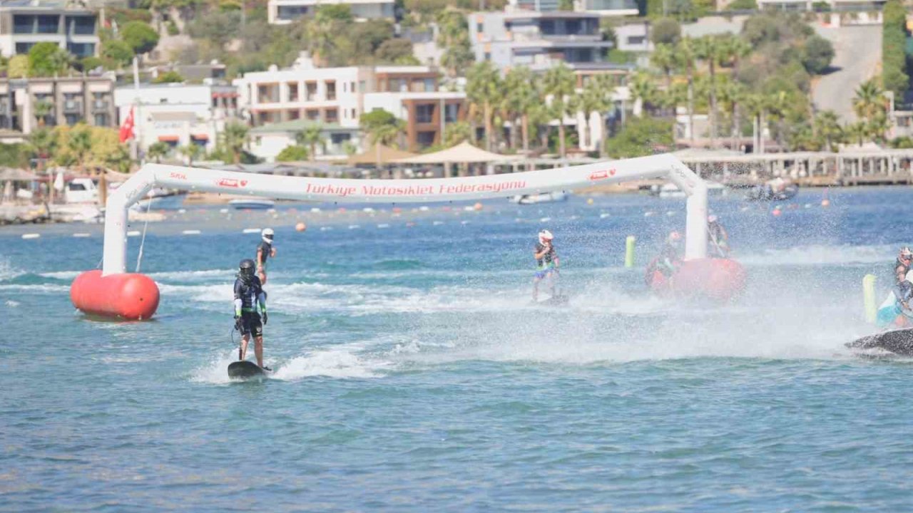 Bodrum’da deniz üzerinde hız ve adrenalin yarışı