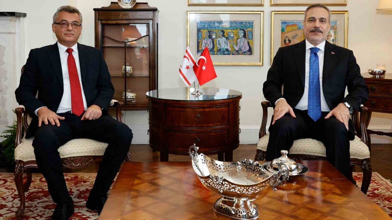 Bakan Fidan, KKTC Cumhurbaşkanı Erhürman ve Dışişleri Bakanı Ertuğruloğlu ile bir araya geldi