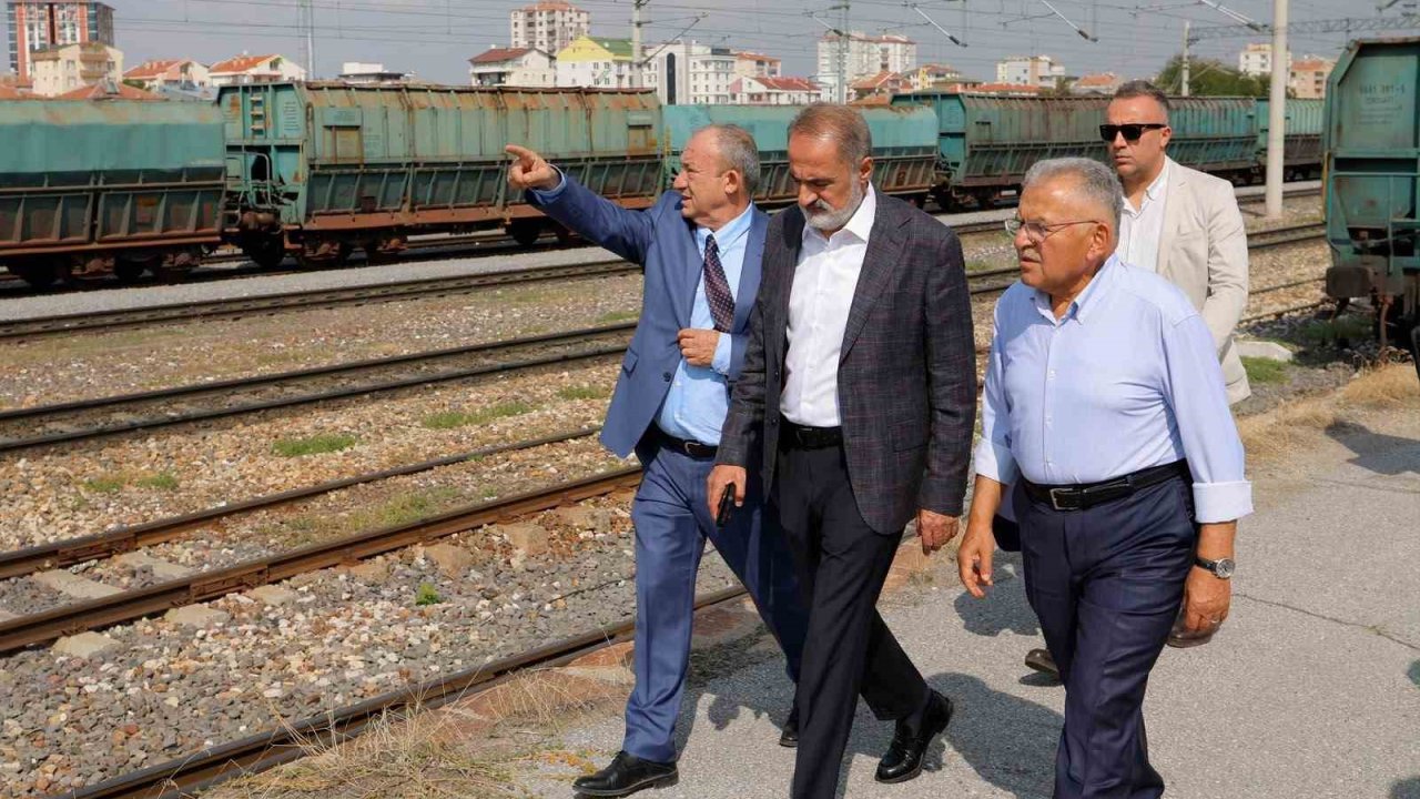 Başkan Büyükkılıç, TCDD Genel Müdürü Kurt ile Kayseri’nin ulaşımını görüştü