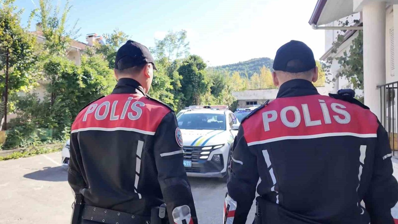 Cide’de 690 şahsın kimlik sorgulaması yapıldı