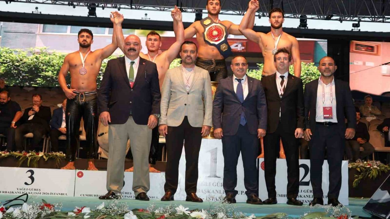 Büyükşehir güreşçisinden Cumhurbaşkanlığı Kupası’nda üçüncülük başarısı