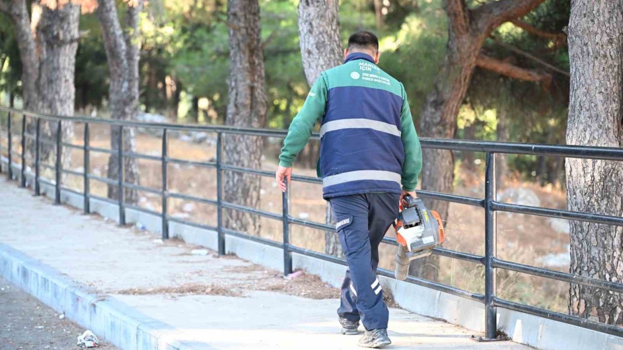 Manisa’nın tarihi ve doğal güzelliklerine uzanan yolda temizlik çalışması