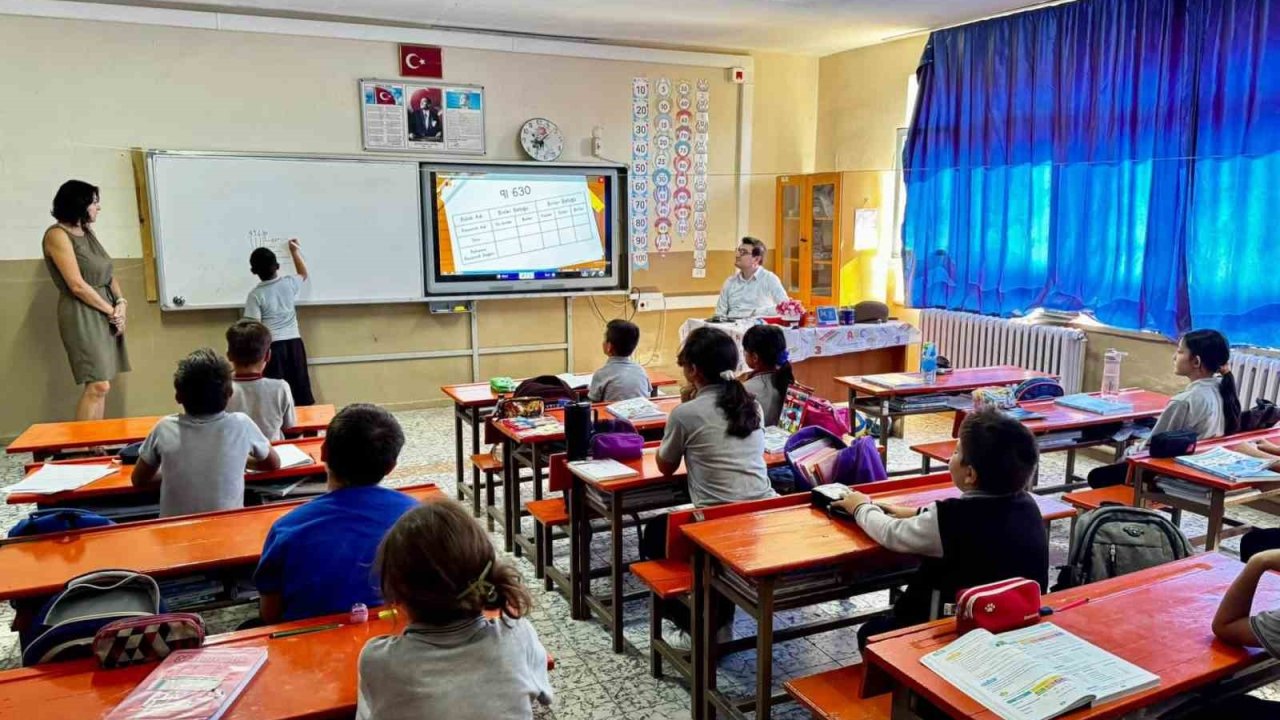 Kaymakam Sözen, Yazıkent’te öğrencilerle bir araya geldi