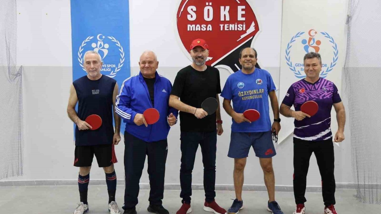 Başkan Arıkan, Söke Belediyesporlu masa tenisçilerin antrenmanına katıldı