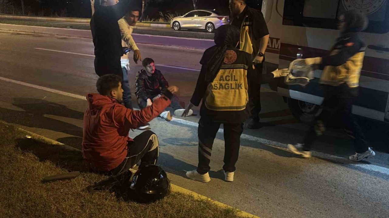 Edirne’de iki motosiklet çarpıştı: 1 sürücü hastaneye kaldırıldı