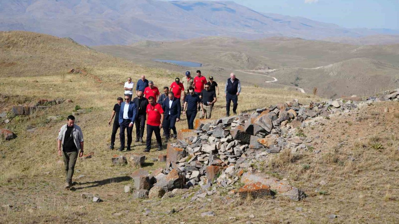 Macera Off-Road Ekibi ve Vali Baruş Bayrak Tepe’de: "Ecdadımızın mirasına sahip çıkalım"