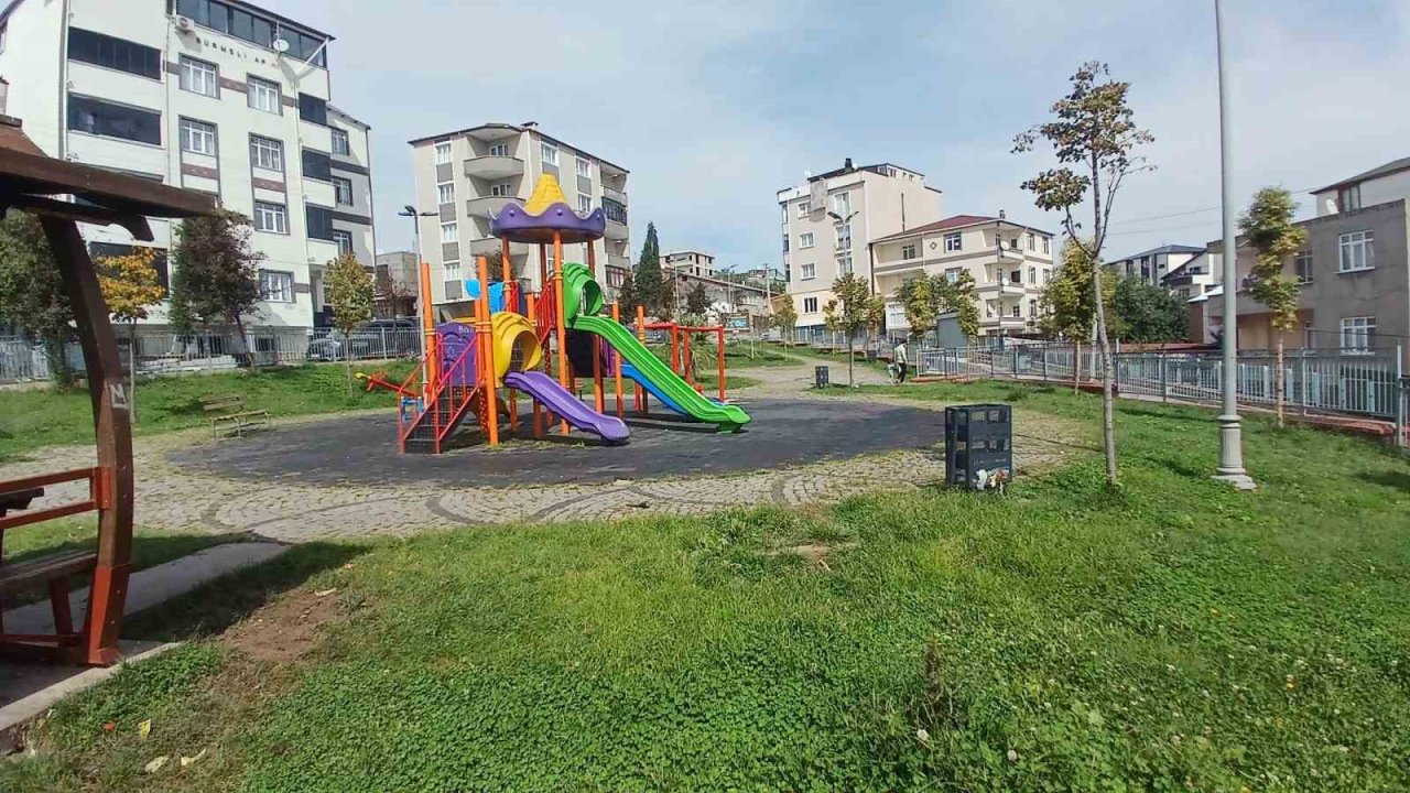 Dilovası’nda parklar ve oyun alanları yenileniyor