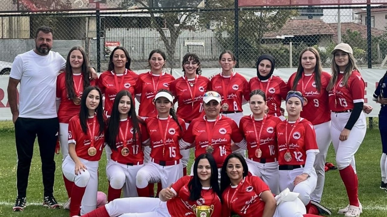 Samsun softbol takımından Türkiye üçüncülüğü
