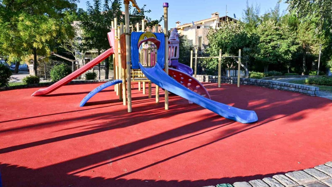 Manisa’da park ve oyun alanlarına güvenli zemin