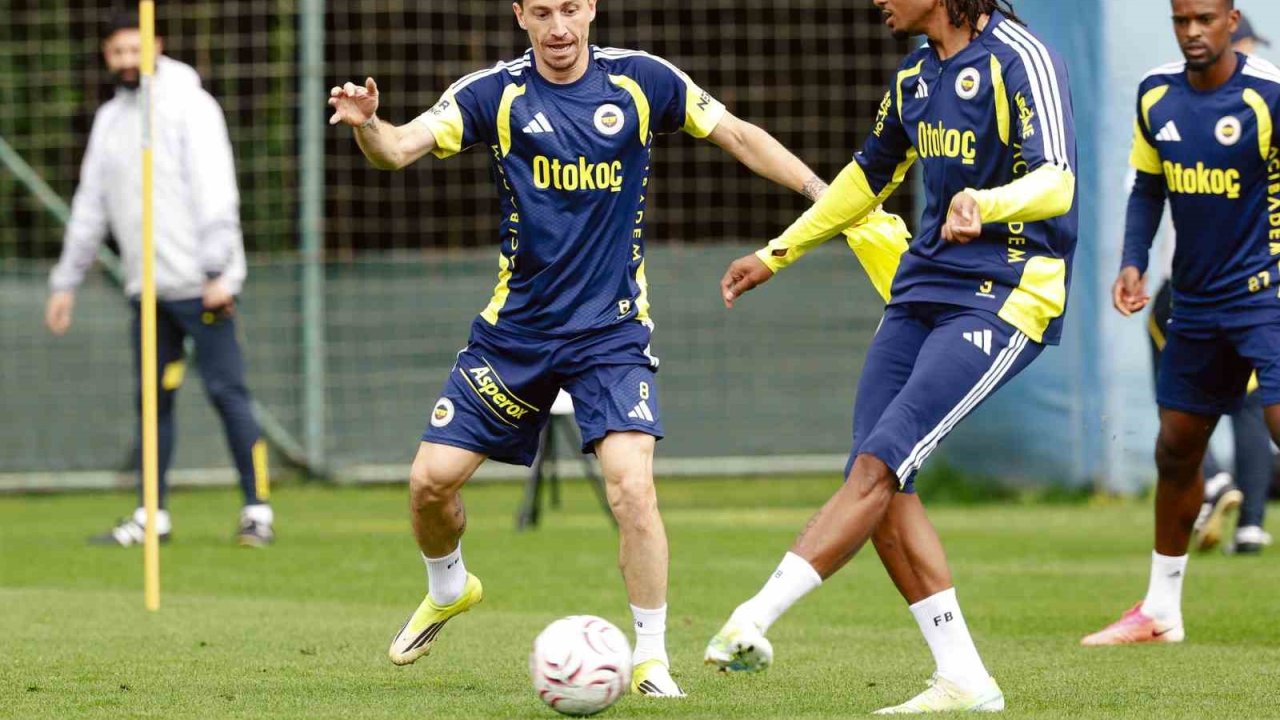 Fenerbahçe hazırlıklarını sürdürdü
