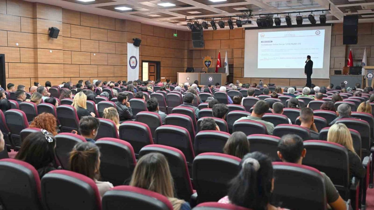 Uşak’ta okul bahçe görevlilerine güvenlik ve acil durum eğitimi verildi