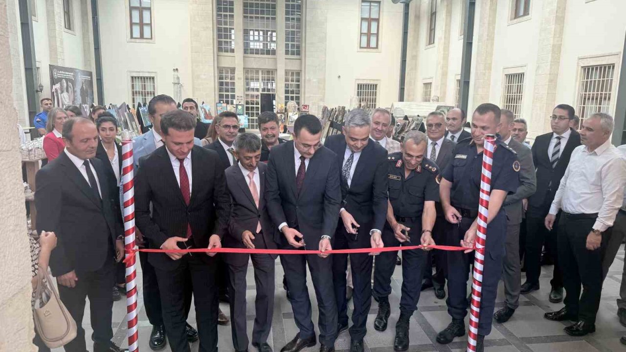 Tarsus’ta hükümlülerin el emeği eserleri sergilendi