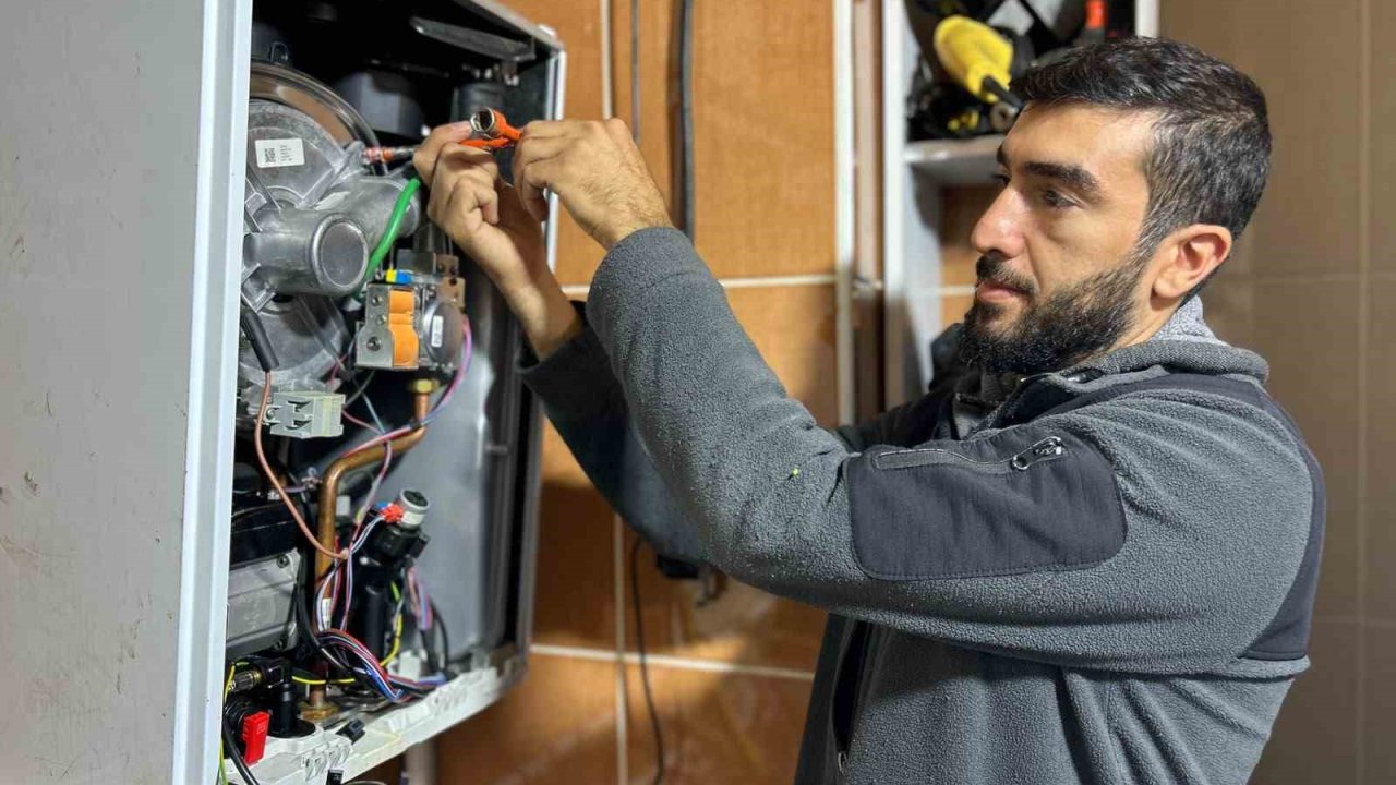 Van’da kombi ustalarının kış mesaisi başladı