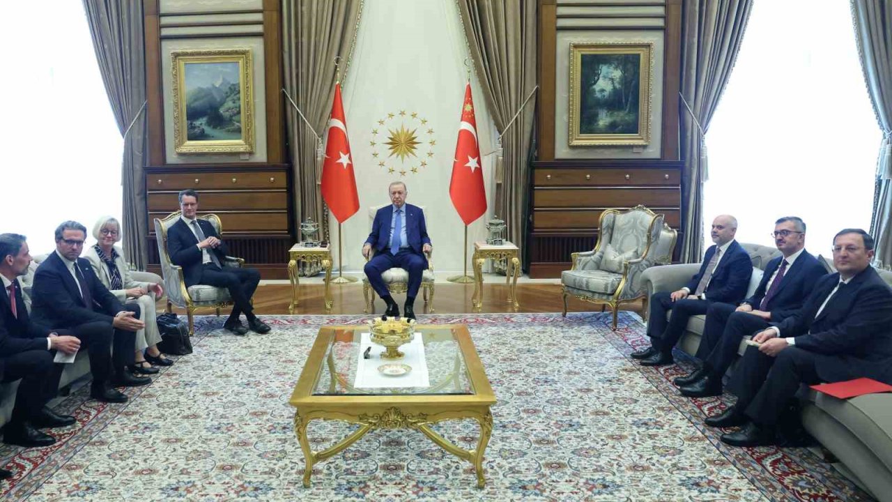 Cumhurbaşkanı Erdoğan, Almanya Kuzey Ren-Vestfalya Eyaleti Başbakanı Wüst’ü kabul etti