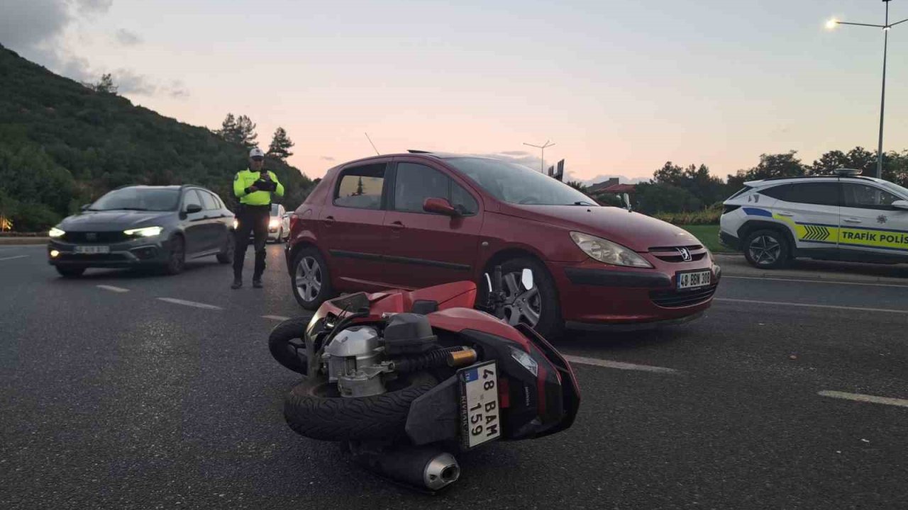 Muğla’da otomobil ile motosiklet çarpıştı: 1 yaralı