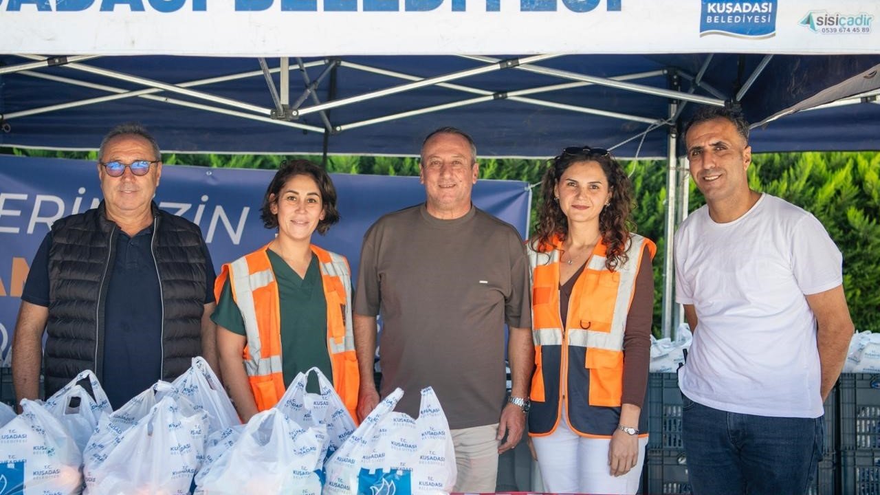 Kuşadası Belediyesi’nin beslenme çantası desteği bu yıl bin 400 çocuğa ulaşacak