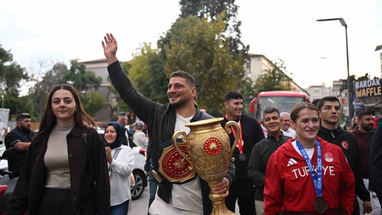 Şampiyonlara davullu zurnalı karşılama